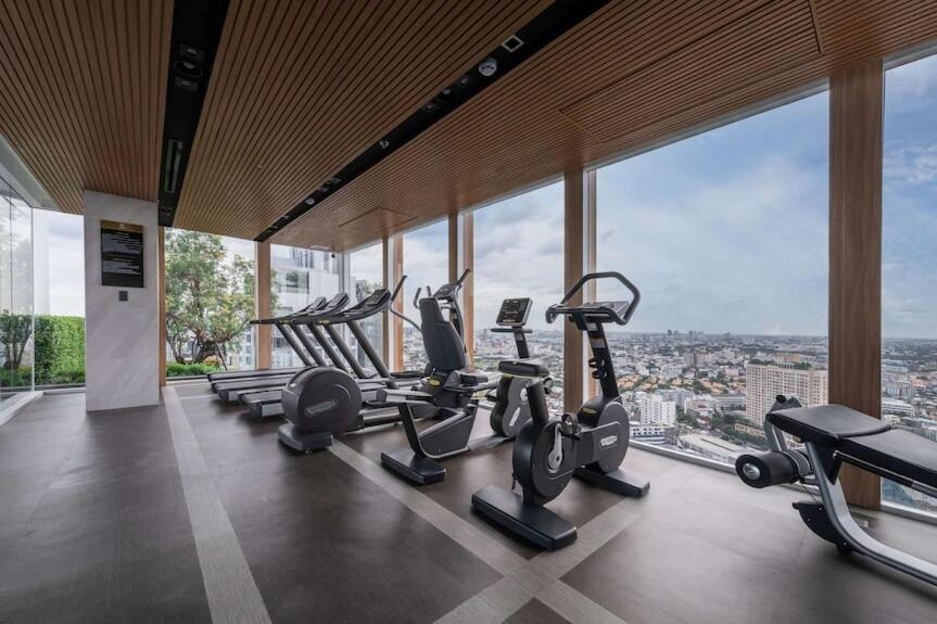 Sky Luxury Near BTS Ekkamai pool gym Netflix - 5