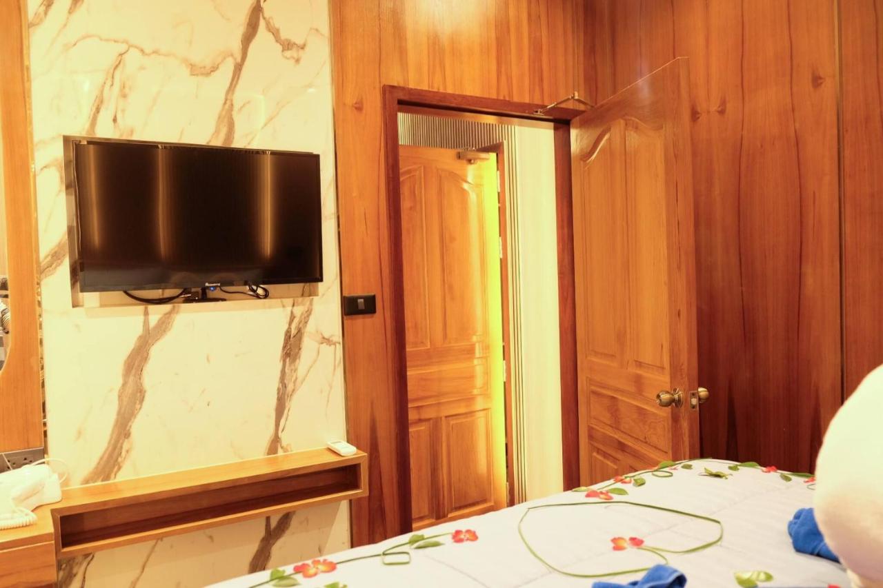 Private Jacuzzi Pool Suite near walking street