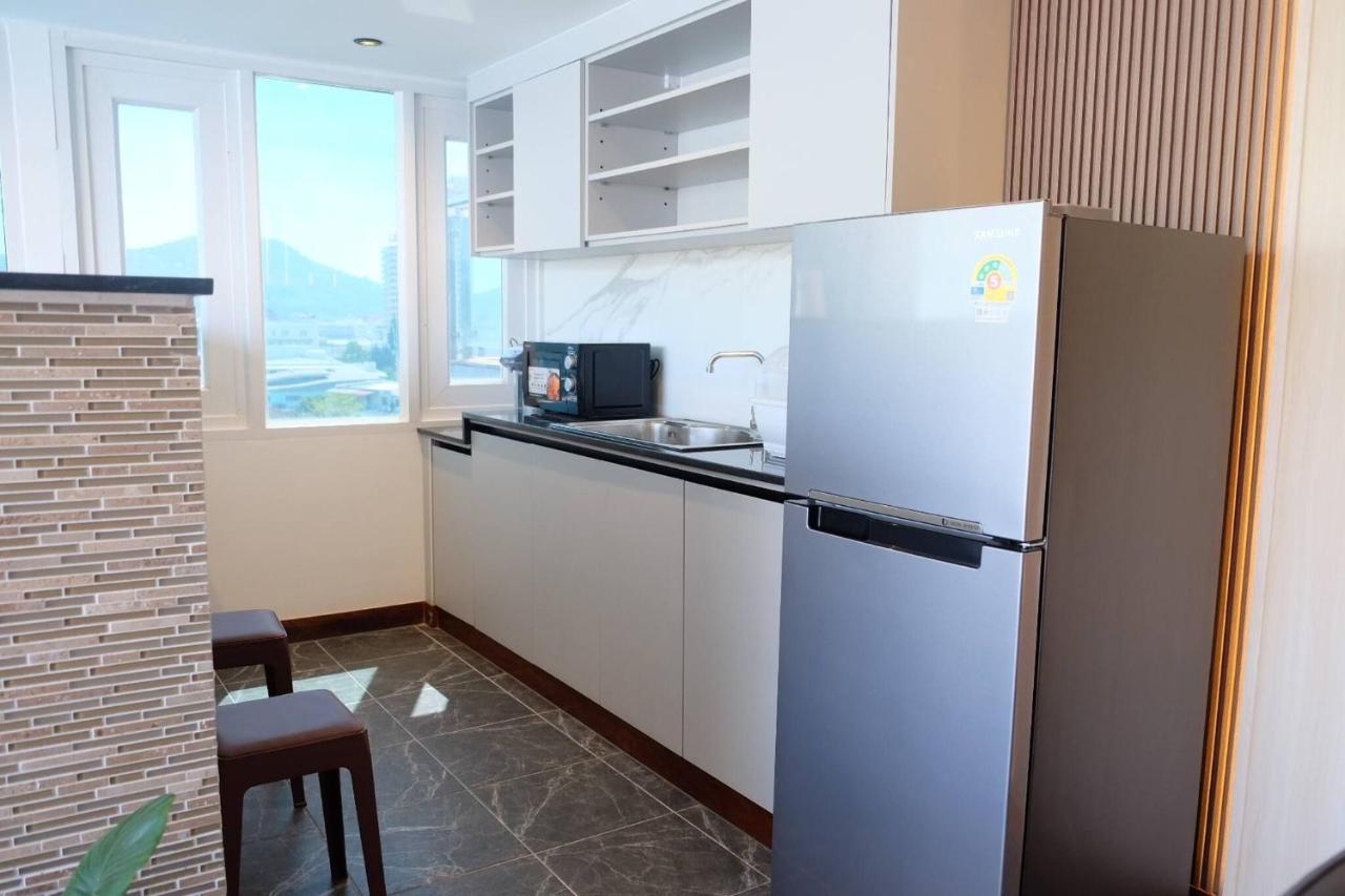 Private Jacuzzi Pool Suite near walking street - 5