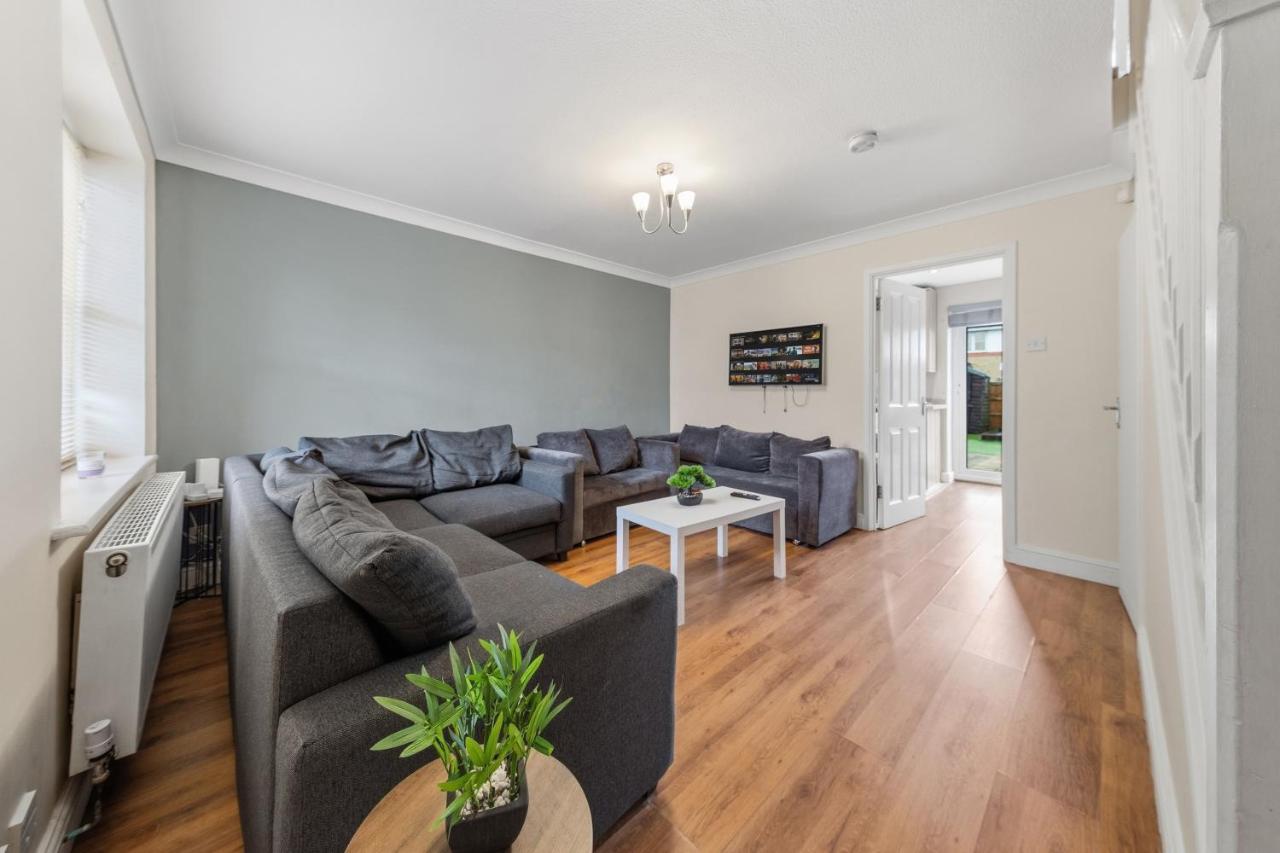 2-Bed Home London - Long Stays - 5