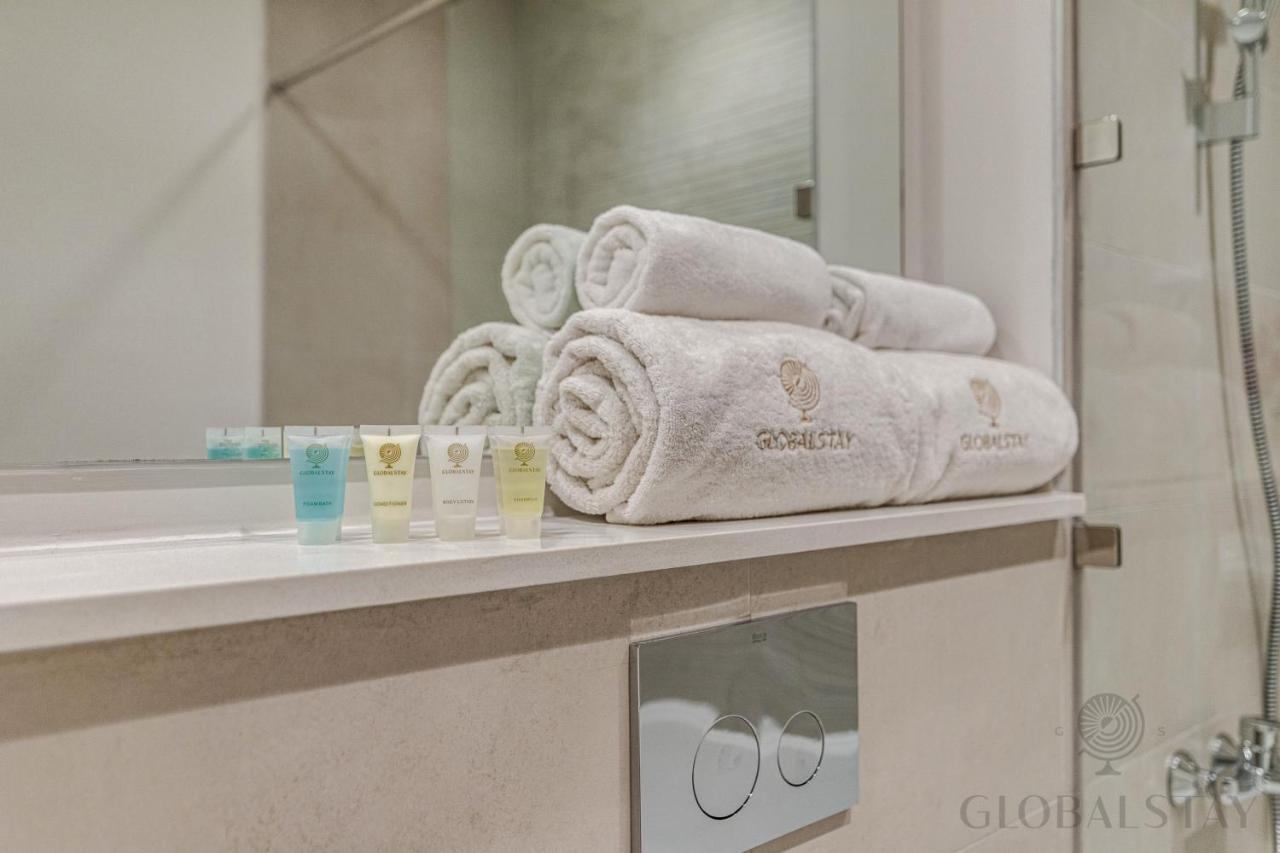 GlobalStay Modern Studio Apartment near Yas Island Waterworld Abu Dhabi - 3