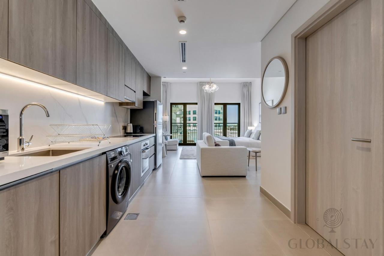 GlobalStay Modern Studio Apartment near Yas Island Waterworld Abu Dhabi - 5