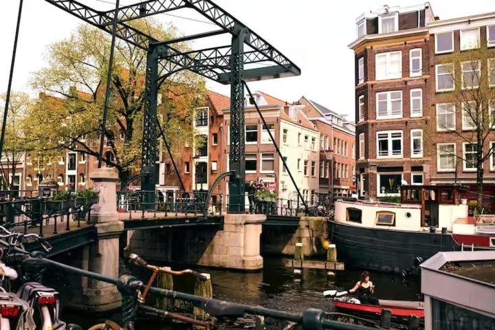 Orginal Dutch houseboat city center 'ZIJP' - 3