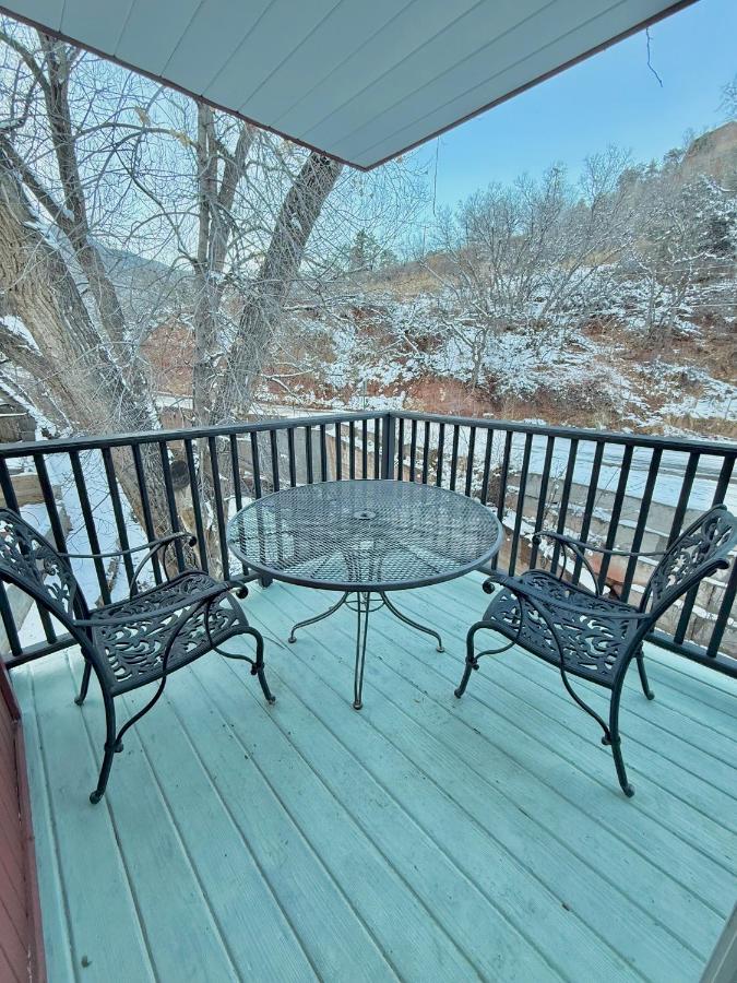 Pikes Peak Inn — photo 23