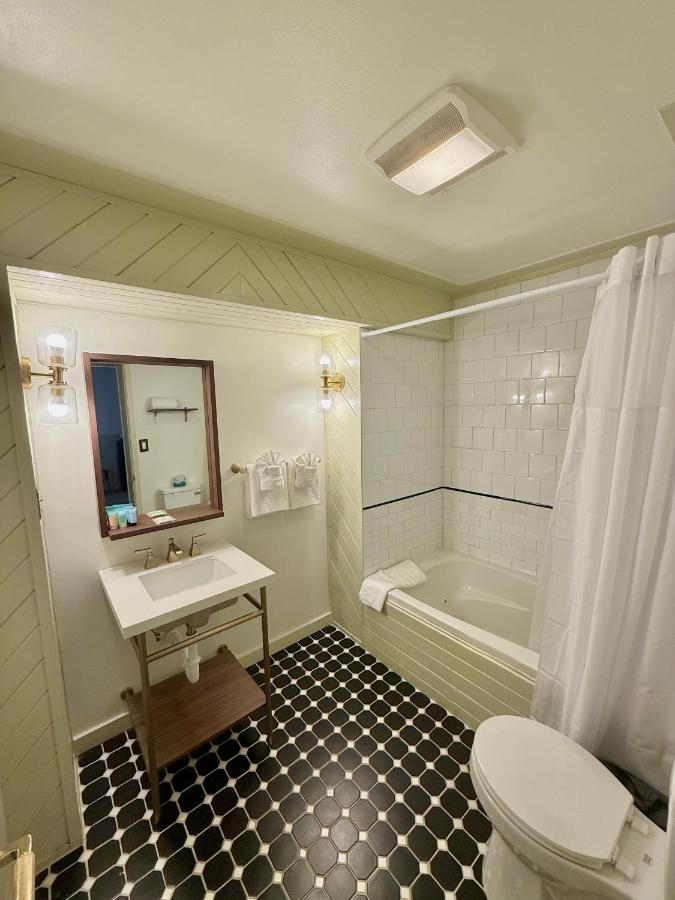 Pikes Peak Inn — photo 8