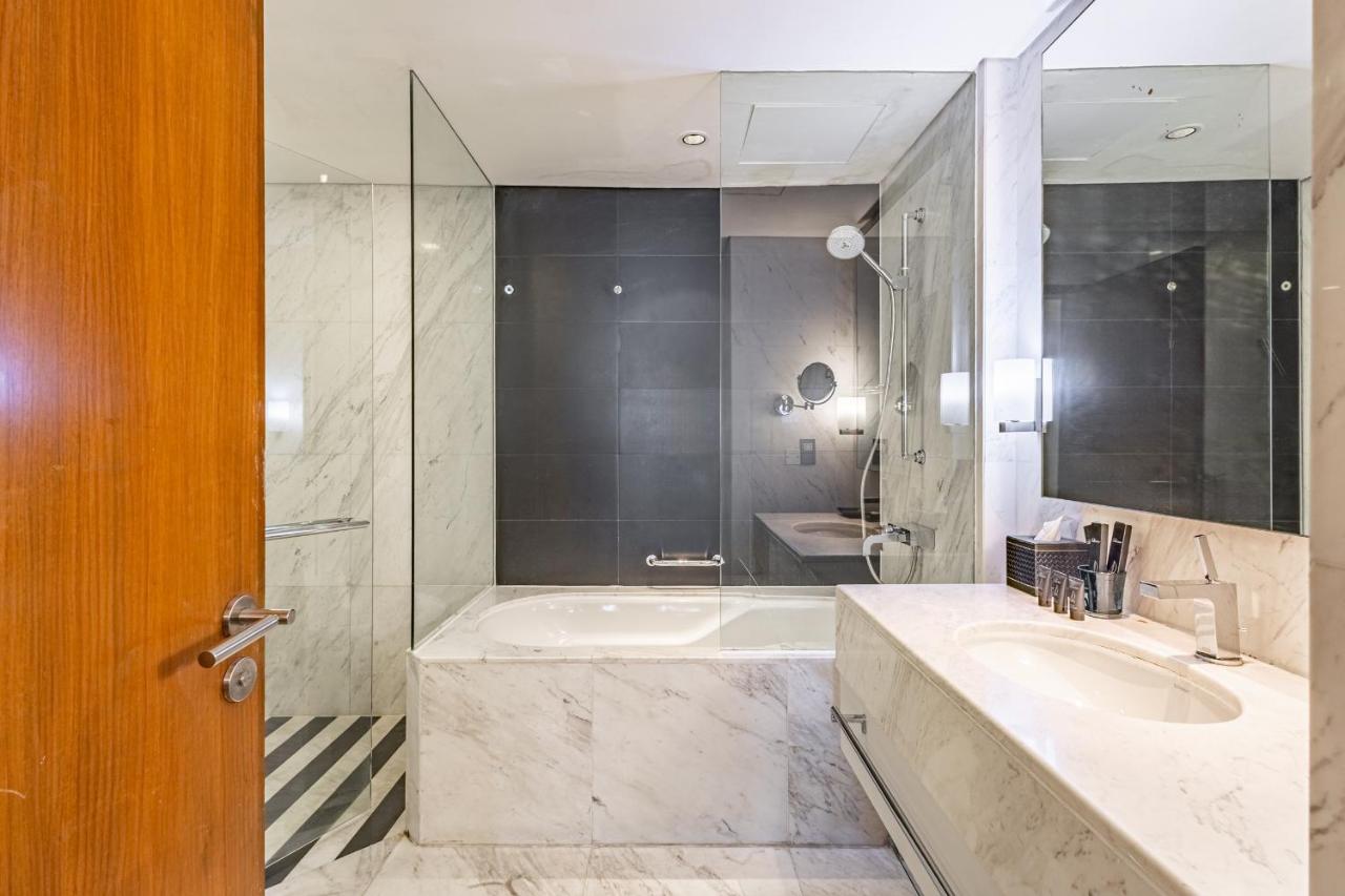 SuperHost EMAAR Residences Fashion Avenue - Former Address Dubai Mall Studio's & 1 BR - 3