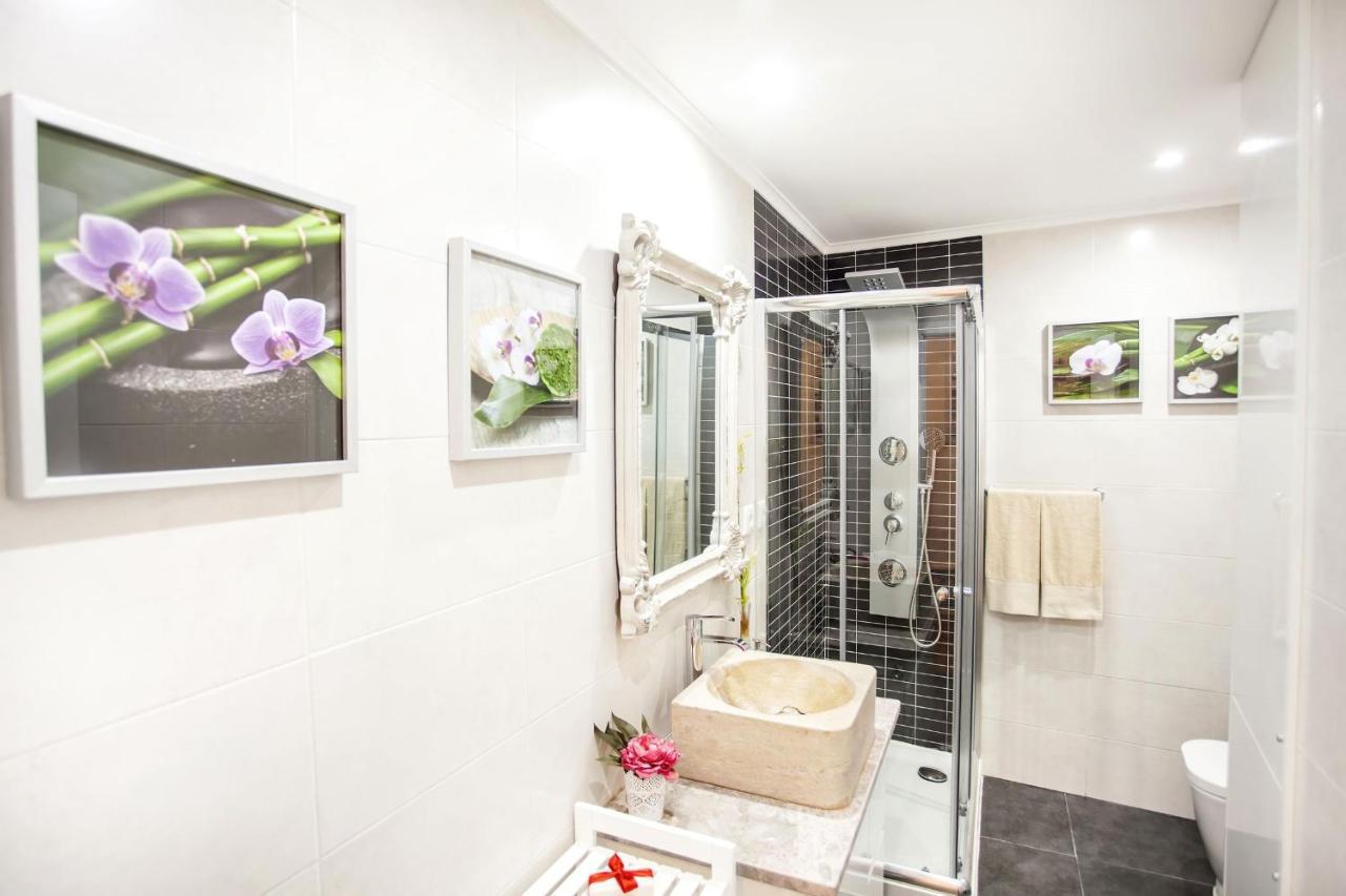 Typical Bairro Alto Apartment Lisbon - 3