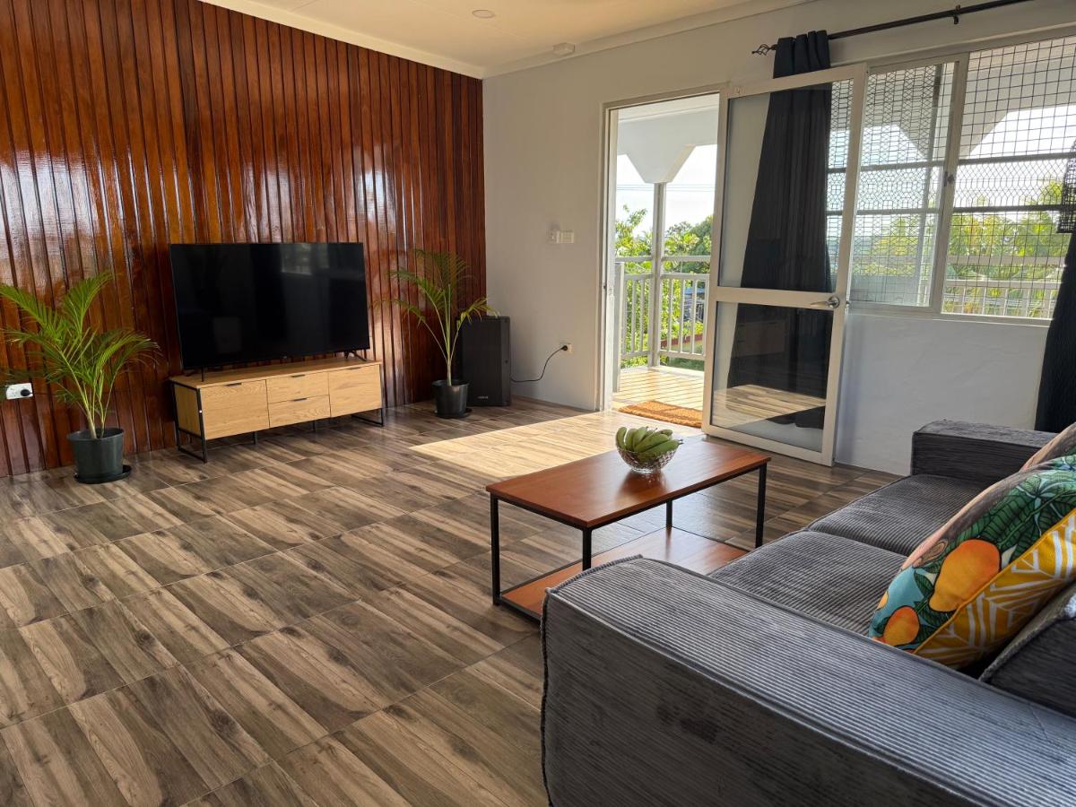 Uncle George's Free Breakfast with Seaview Balcony - 5