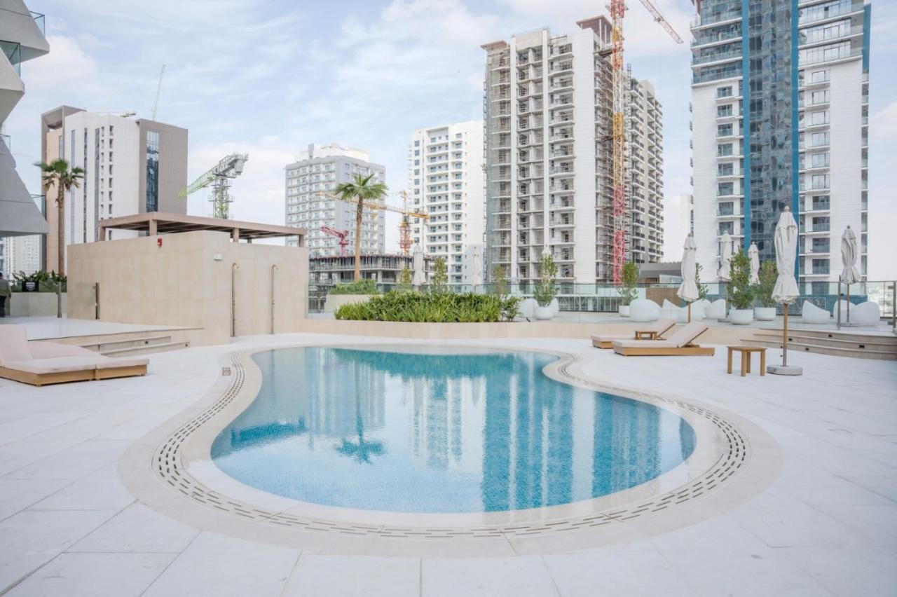 Premium 1BR in JVC with Private Pool - 4