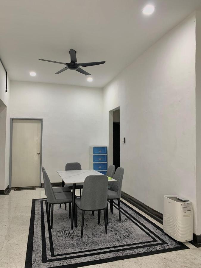 ReenRul Homestay, Taman Air Biru, Pasir Gudang - 2