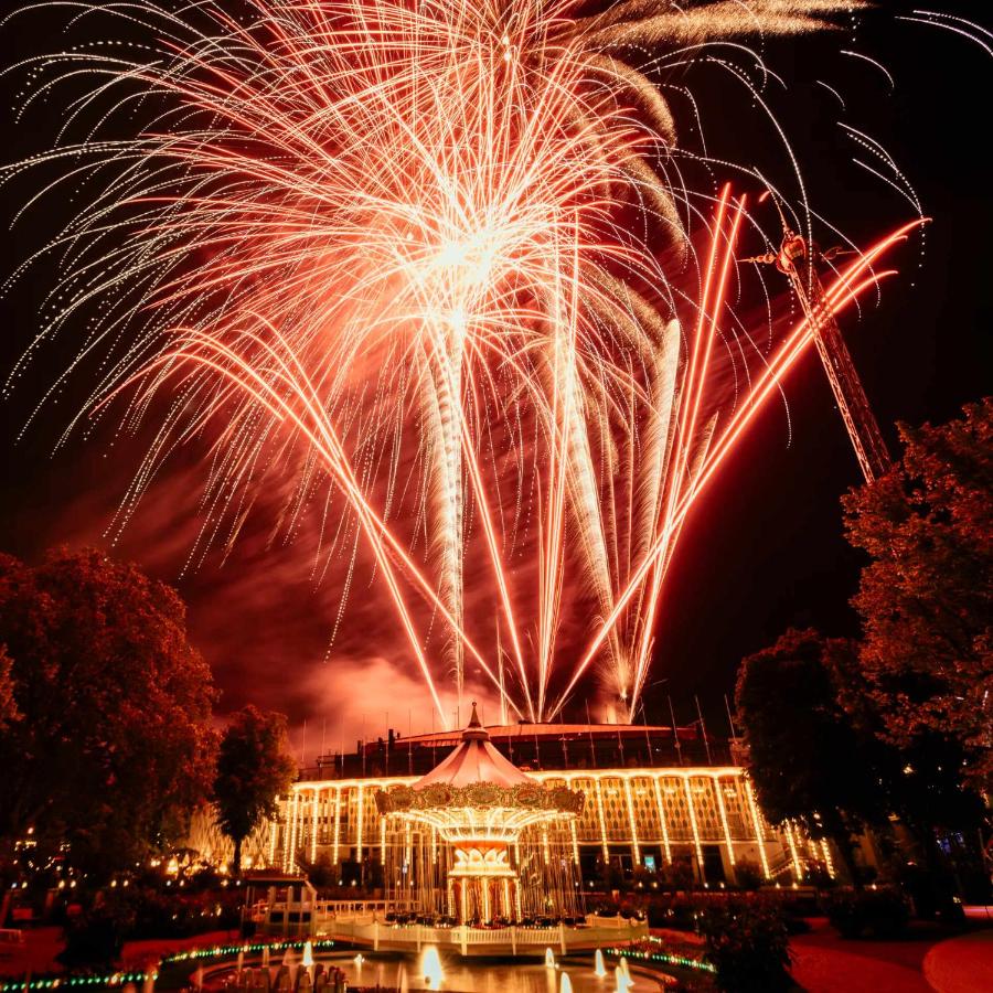 Walk to Tivoli - Vaernedamsvej Cafes - Hidden Gem