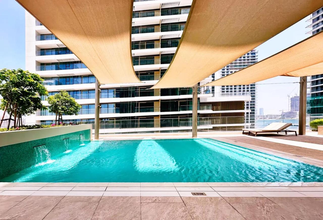 Chic 2BR with Iconic Dubai Eye and Palm Views - 4