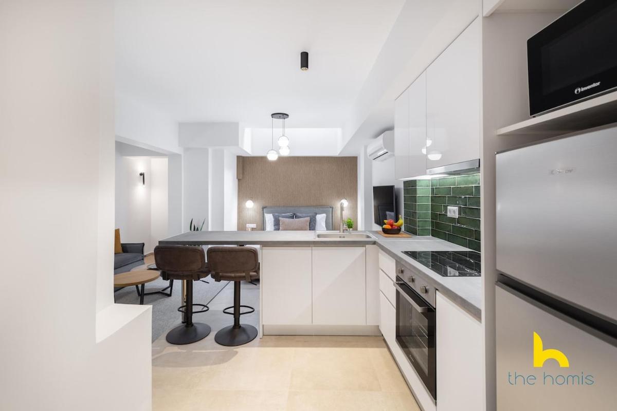 Modern Studio with Ceiling Window near The Acropolis - 4