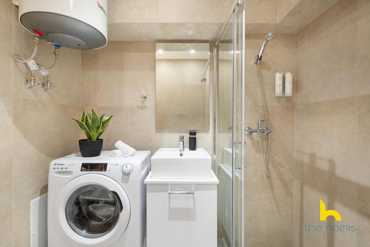 Modern Studio with Ceiling Window near The Acropolis - 3