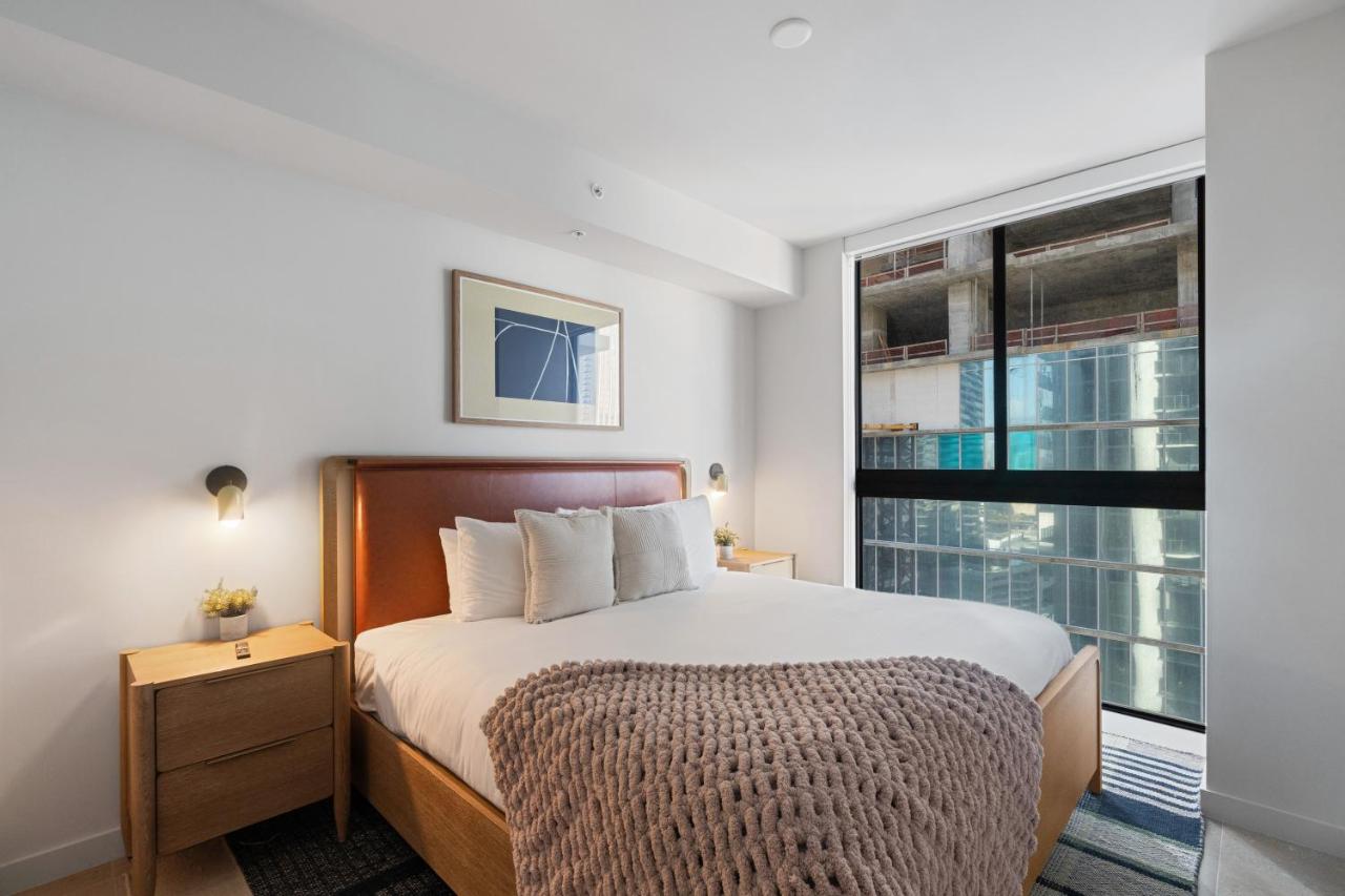 Downtown Condo w Roofpool & Gym - 2