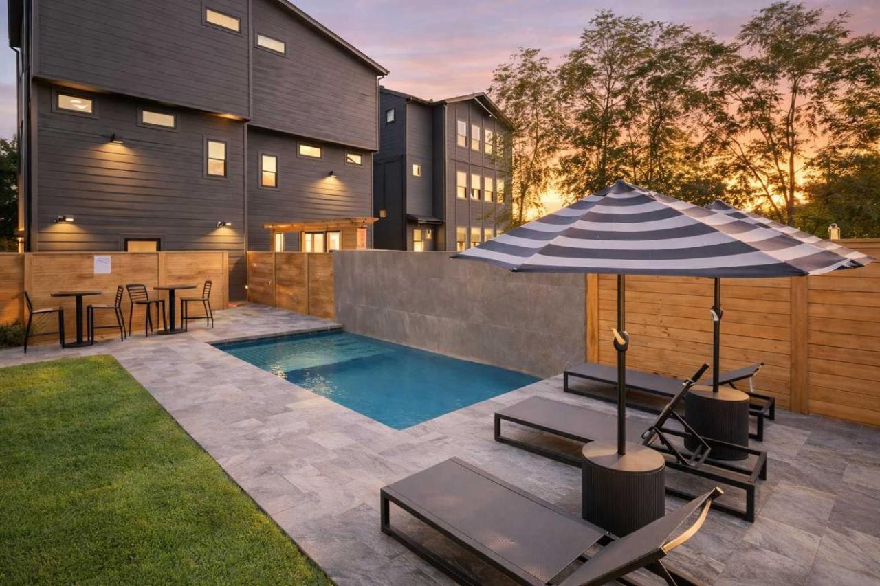 Stylish Multi-Level Retreat Rooftop & Pool Table - 4