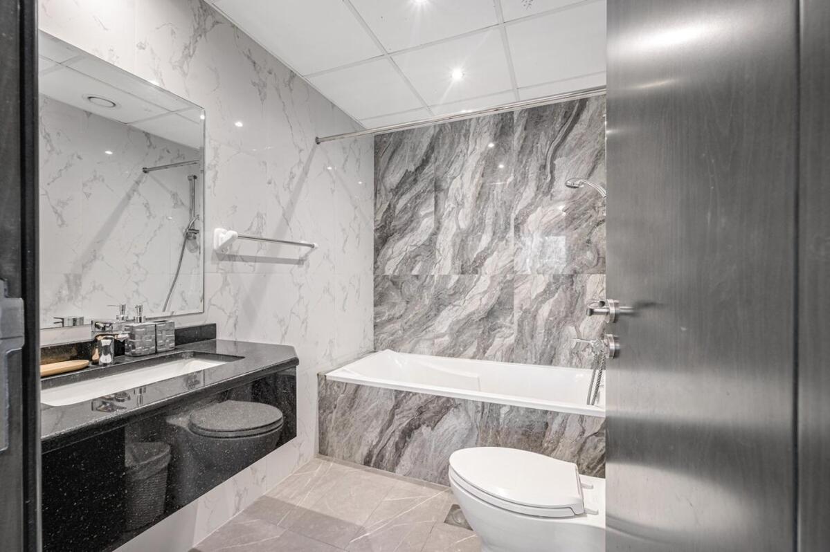 Spacious 1BR Elite Business Bay Residence - 3