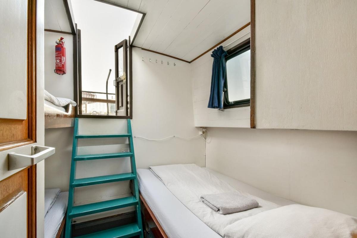 Orginal Dutch houseboat city center 'WIEL' - 5