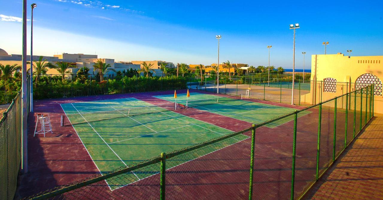 Korty tenisowe: Jaz Lamaya Resort