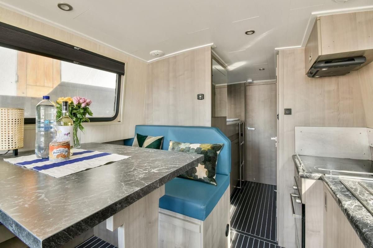 New houseboat city center 'Cruijff' - 4