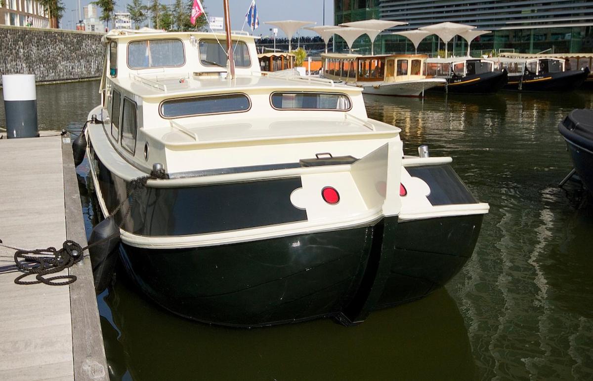 Houseboat center amsterdam 'Messi'