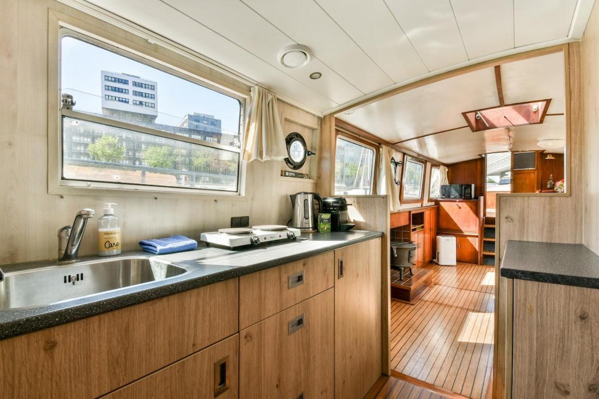 Authentic houseboat city center 'Loosdrecht' - 4