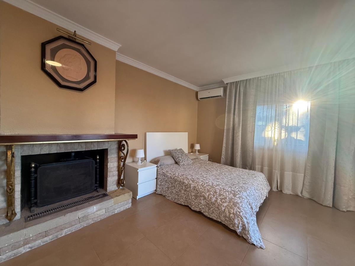 Hostal Apartamentos Playa del Palo - 2