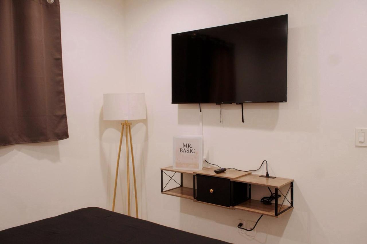 Themed Townhouse Retreat Near LAX and Sofi - 5