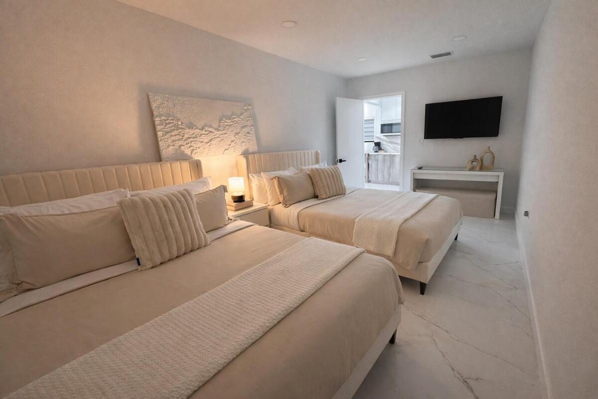Luxury 2BR Miami Retreat King Suite Free Parking - 2