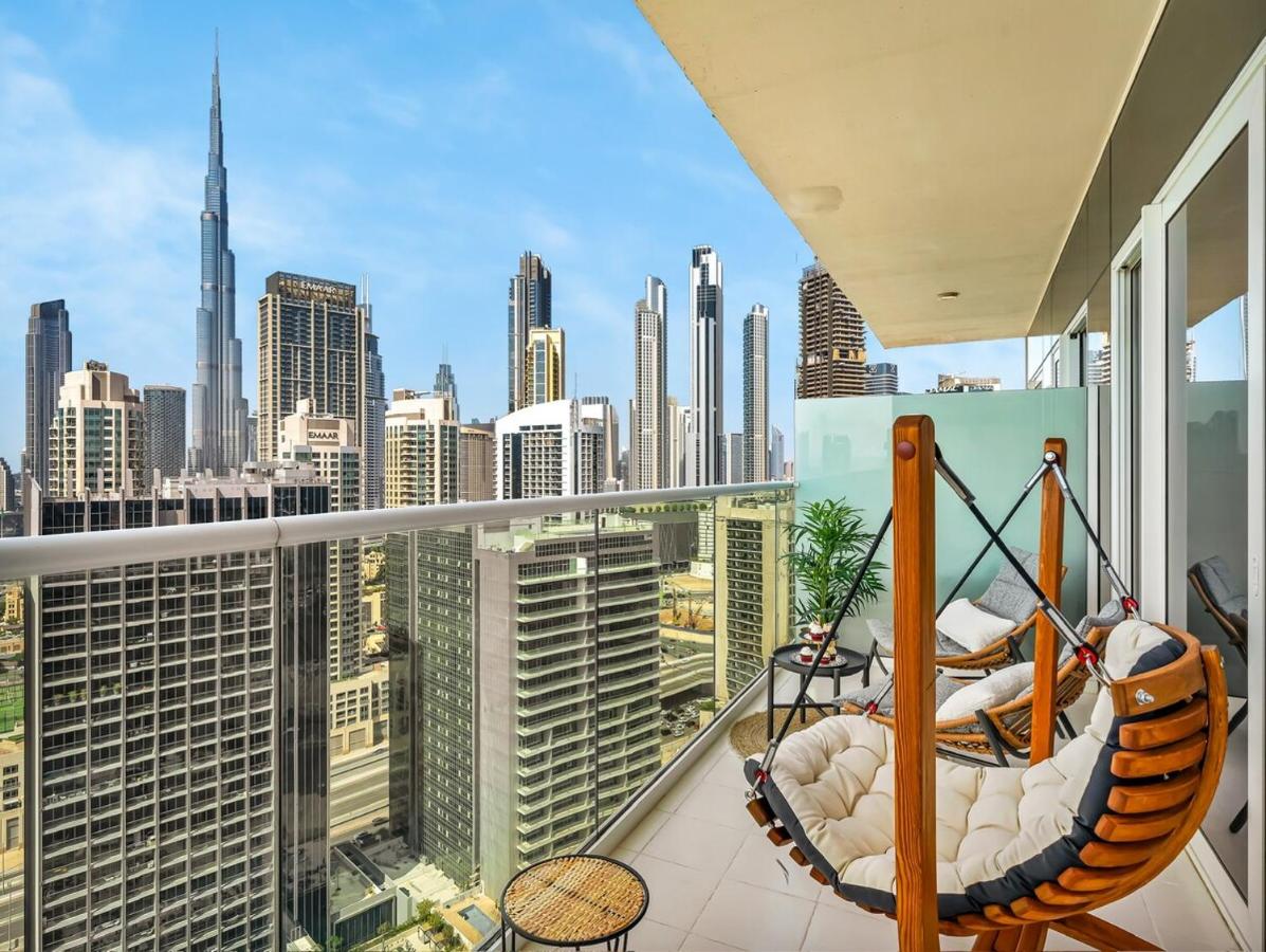 Chic 1BR With Burj Views And Near Dubai Mall