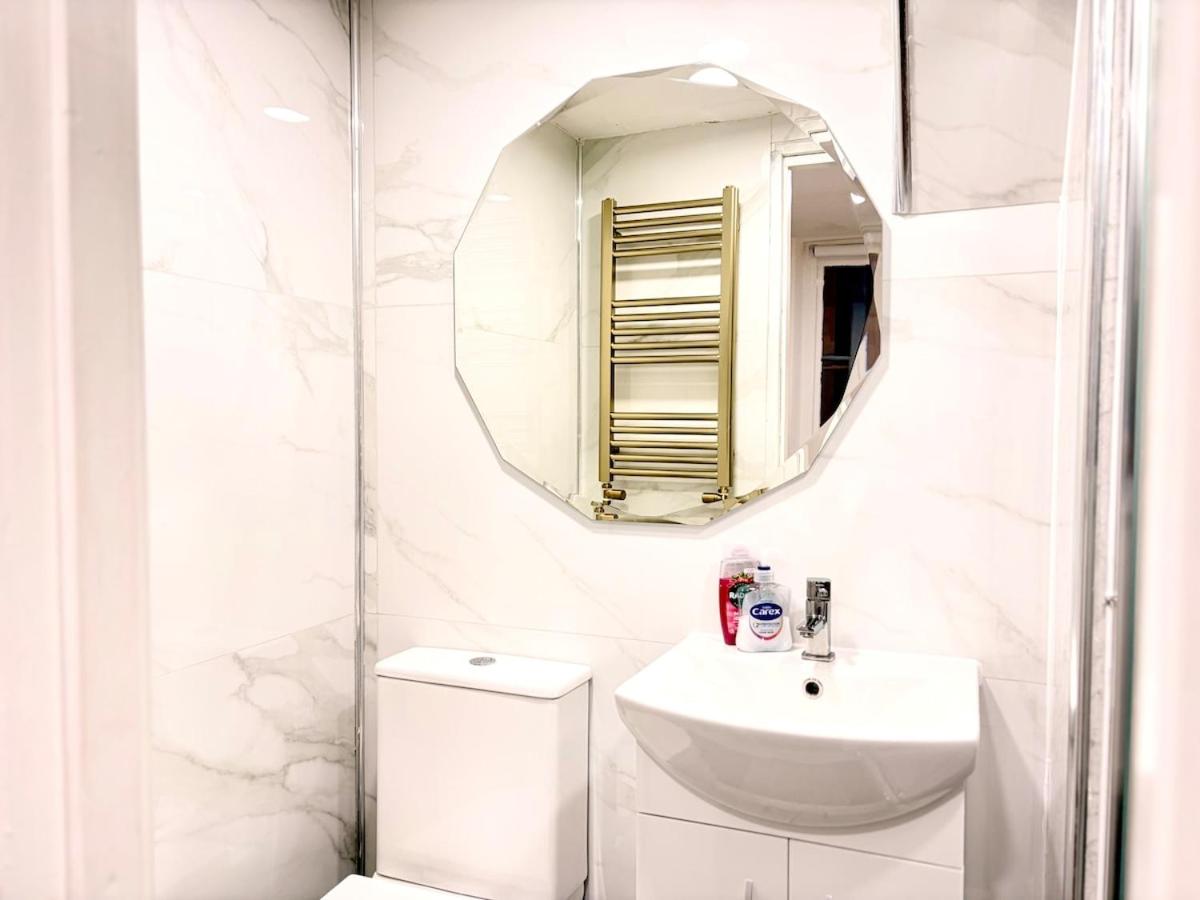 1BD Flat in Earl's Court - 2 Min to South Kensington - Sleep 4 - 3