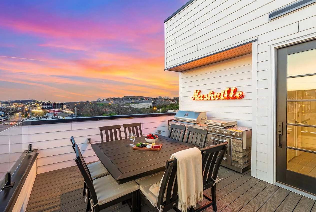 Elevator with Rooftop Hot Tub & Spacious Yard - 5