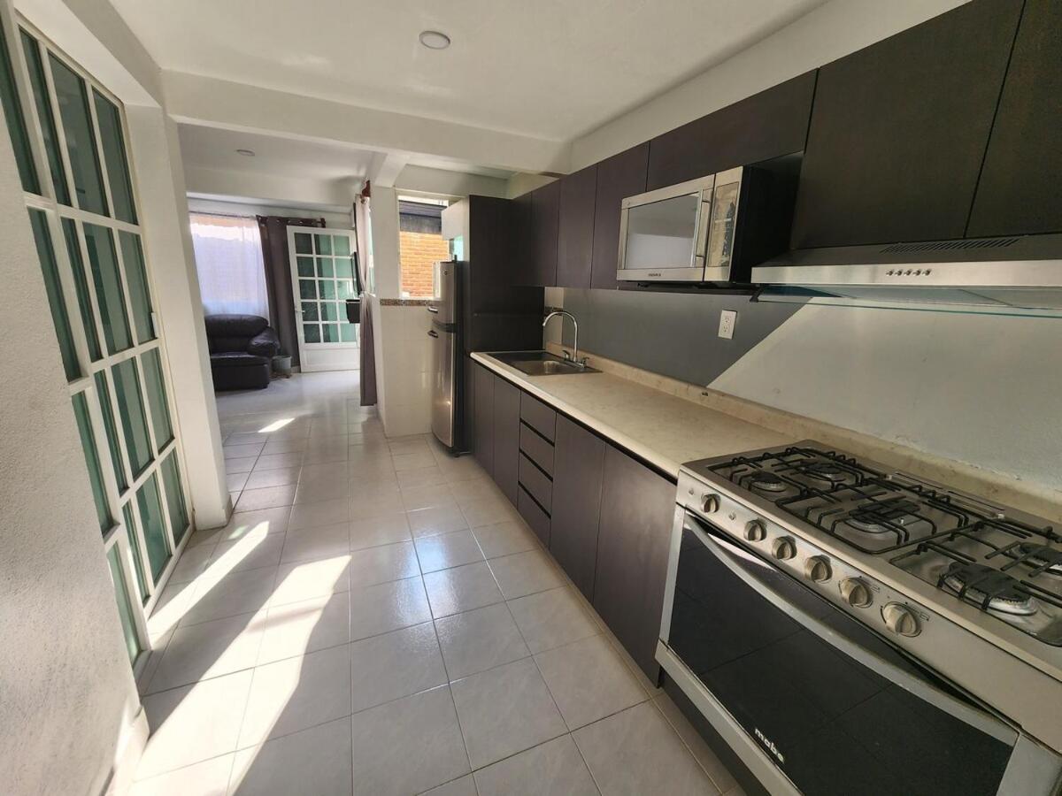 Suite 2 blocks from Estadio Banorte - 2