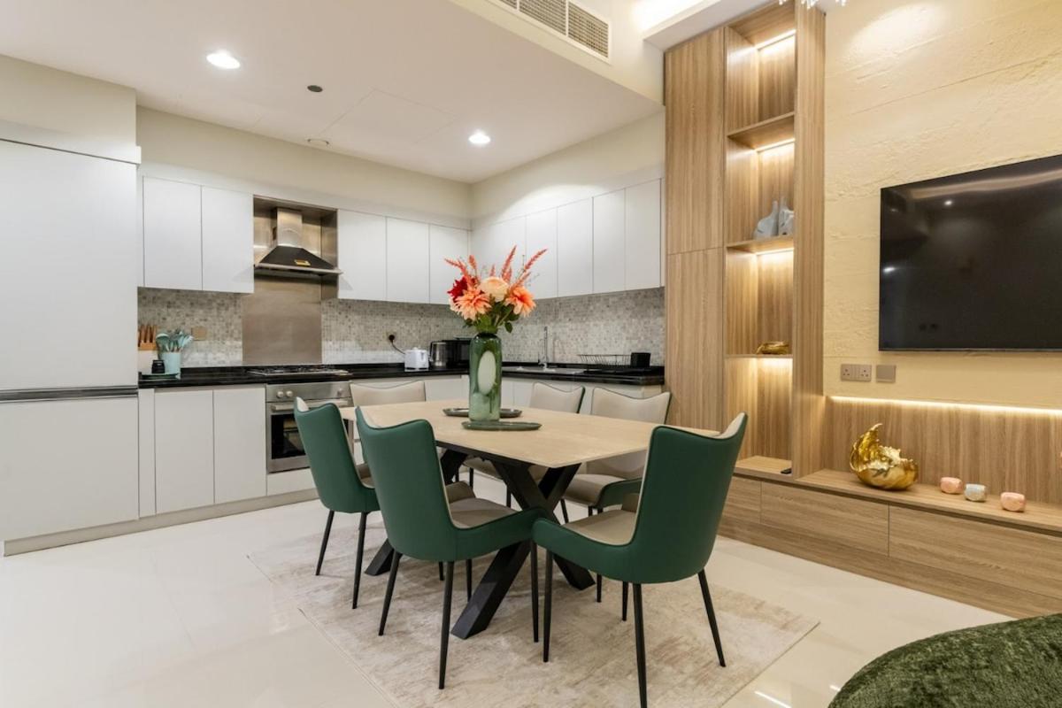 Modern 2BR Prime Downtown Location - 4