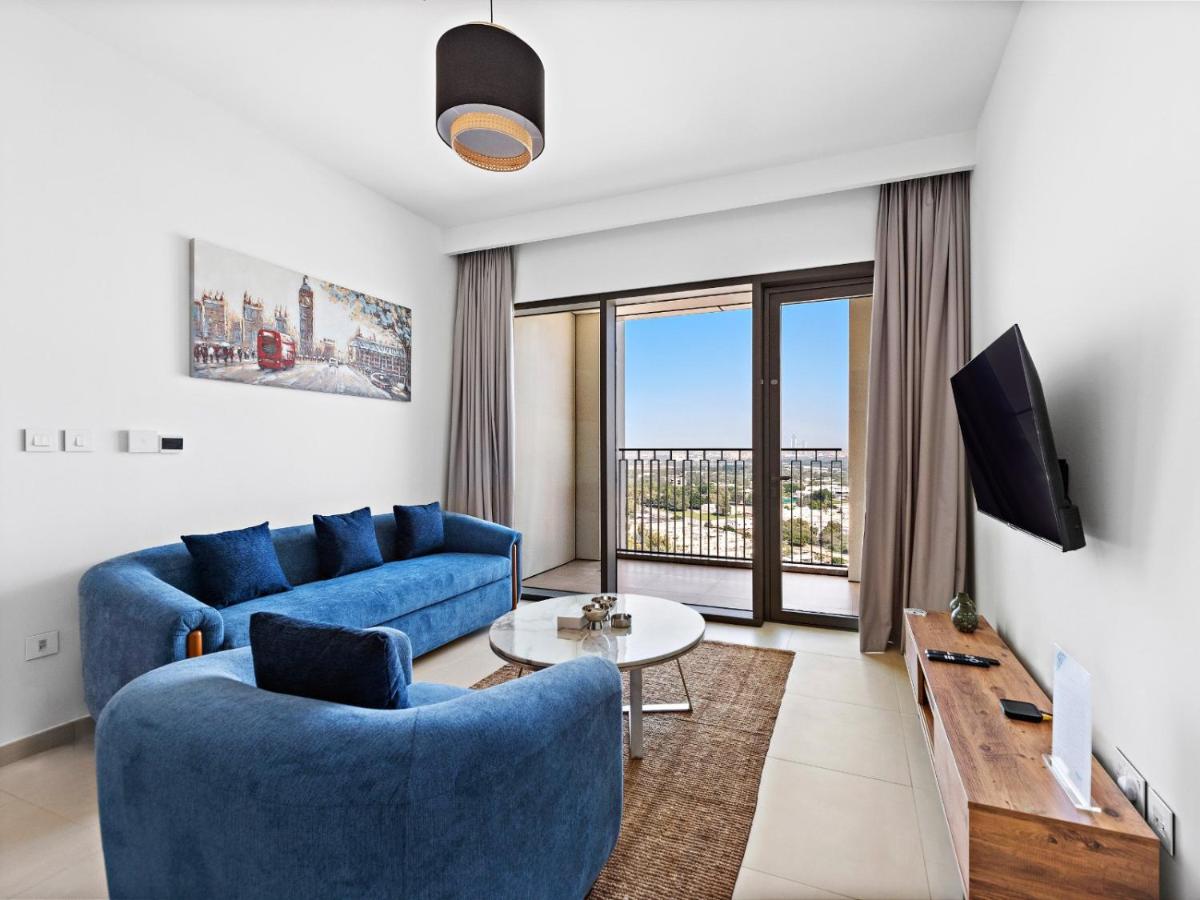 Chic & Classic 1BDR In Downtown Views-14