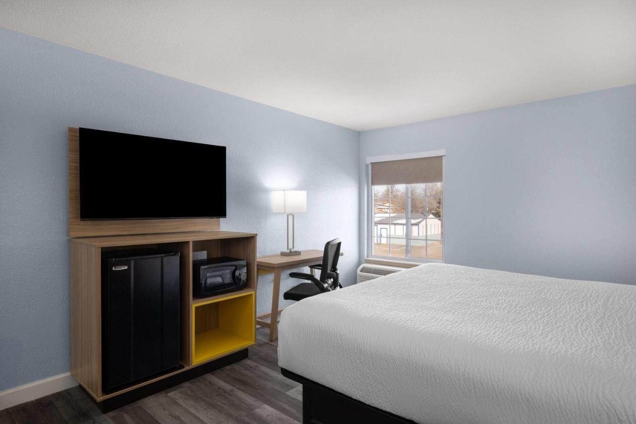 Days Inn — photo 14