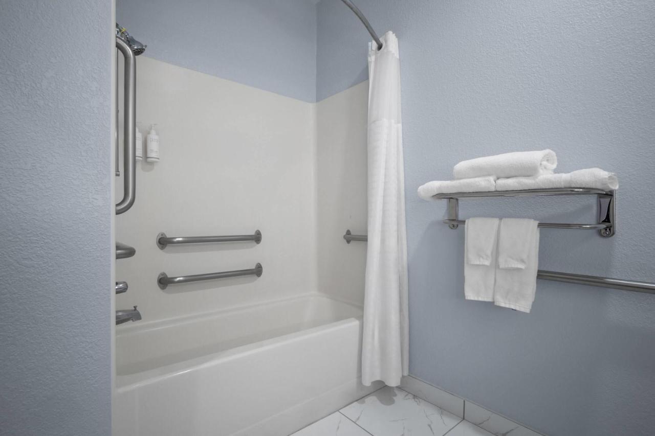 Days Inn — photo 15