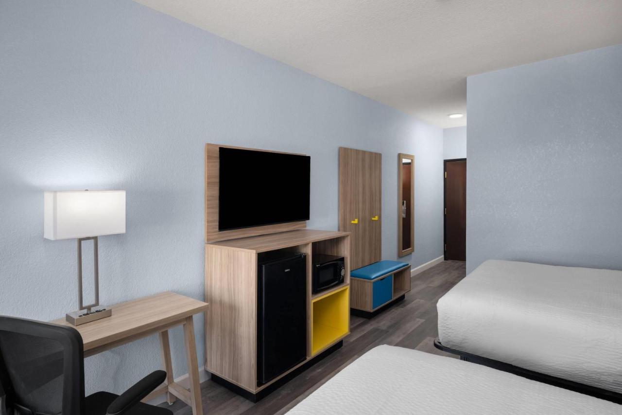 Days Inn — photo 16