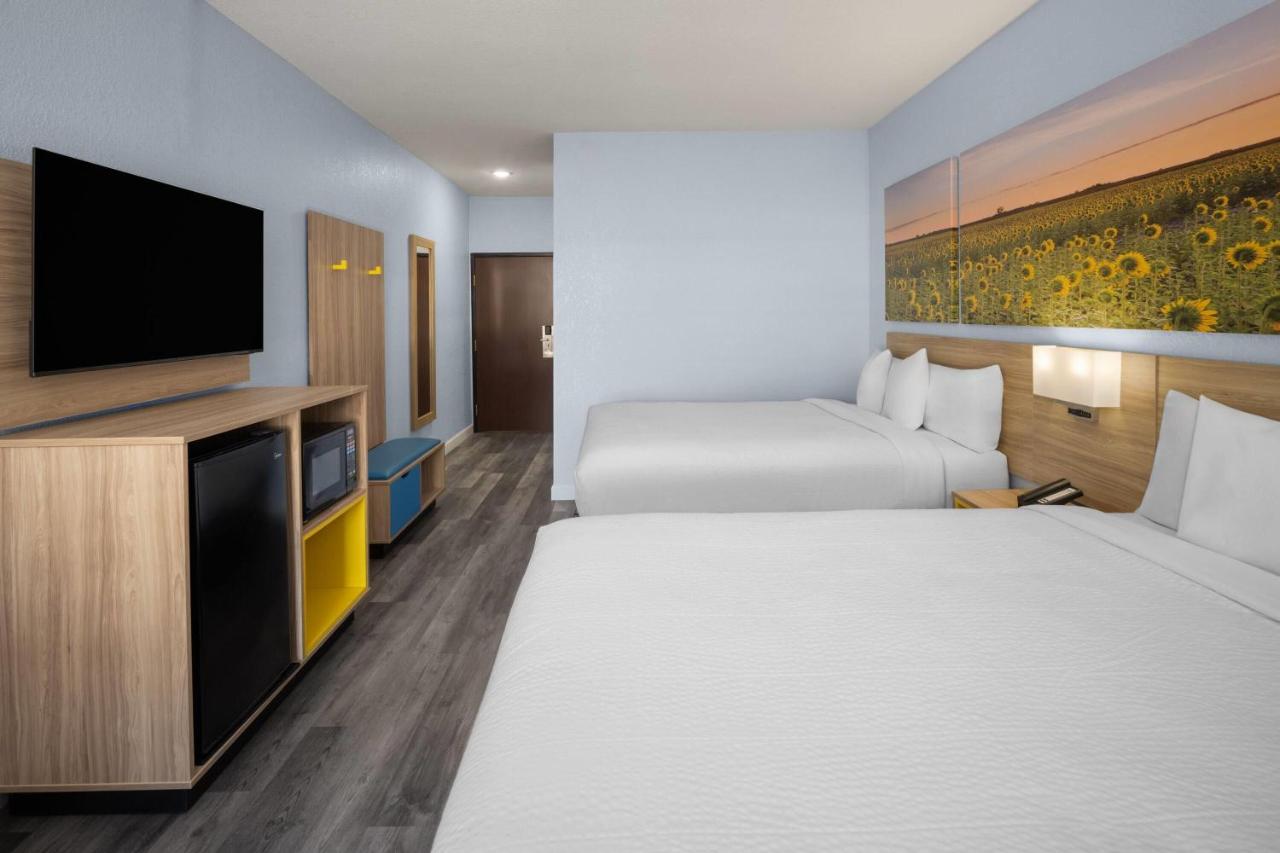 Days Inn — photo 23