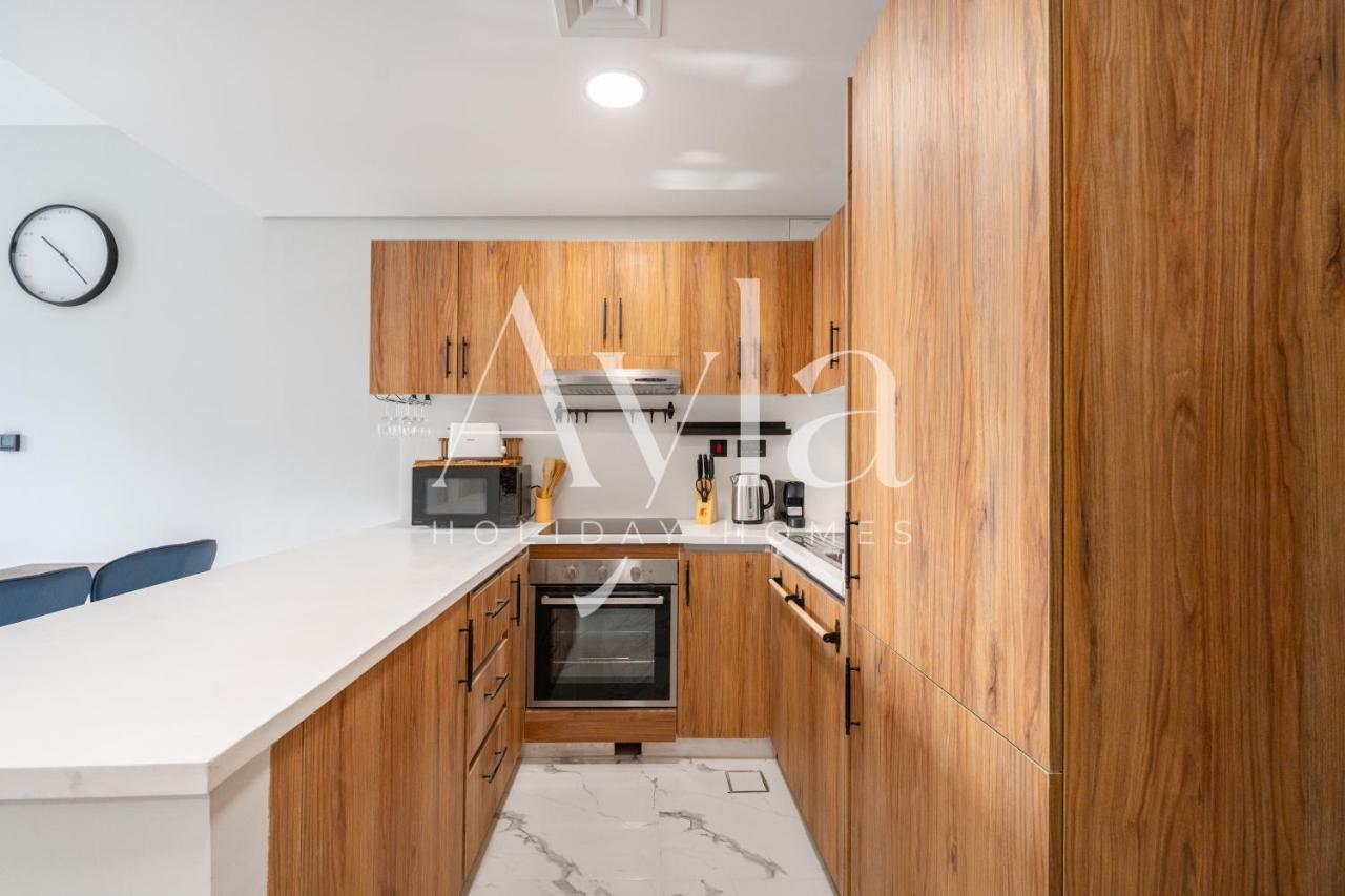 1BR w Large Balcony Al Maryah Island - 2