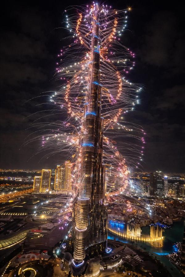 Signature Luxury Apartments Facing Burj Khalifa