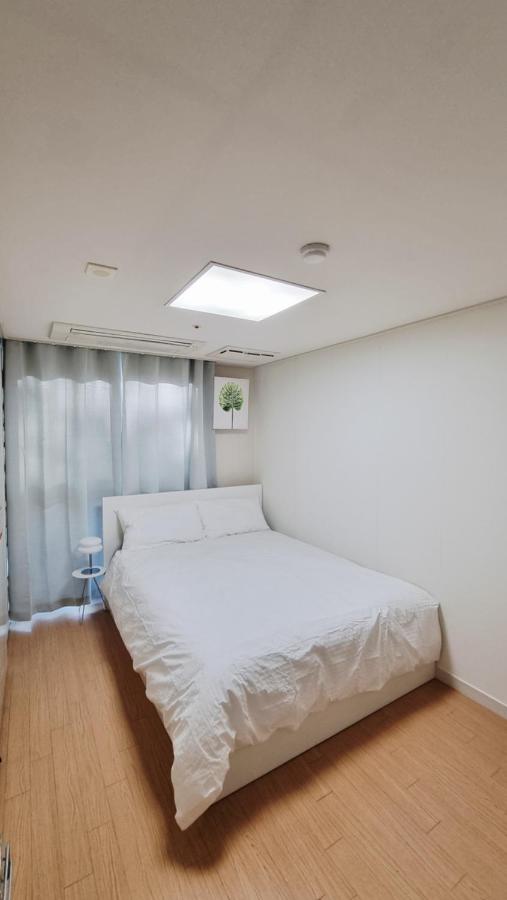 Hongdae Close, Entire Private Studio #연남, #홍대, #연희