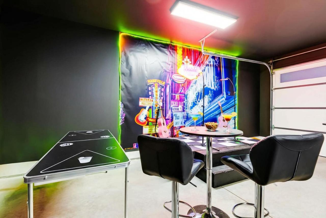 Downtown Nashville Hot Tub Game Room Karaoke - 5