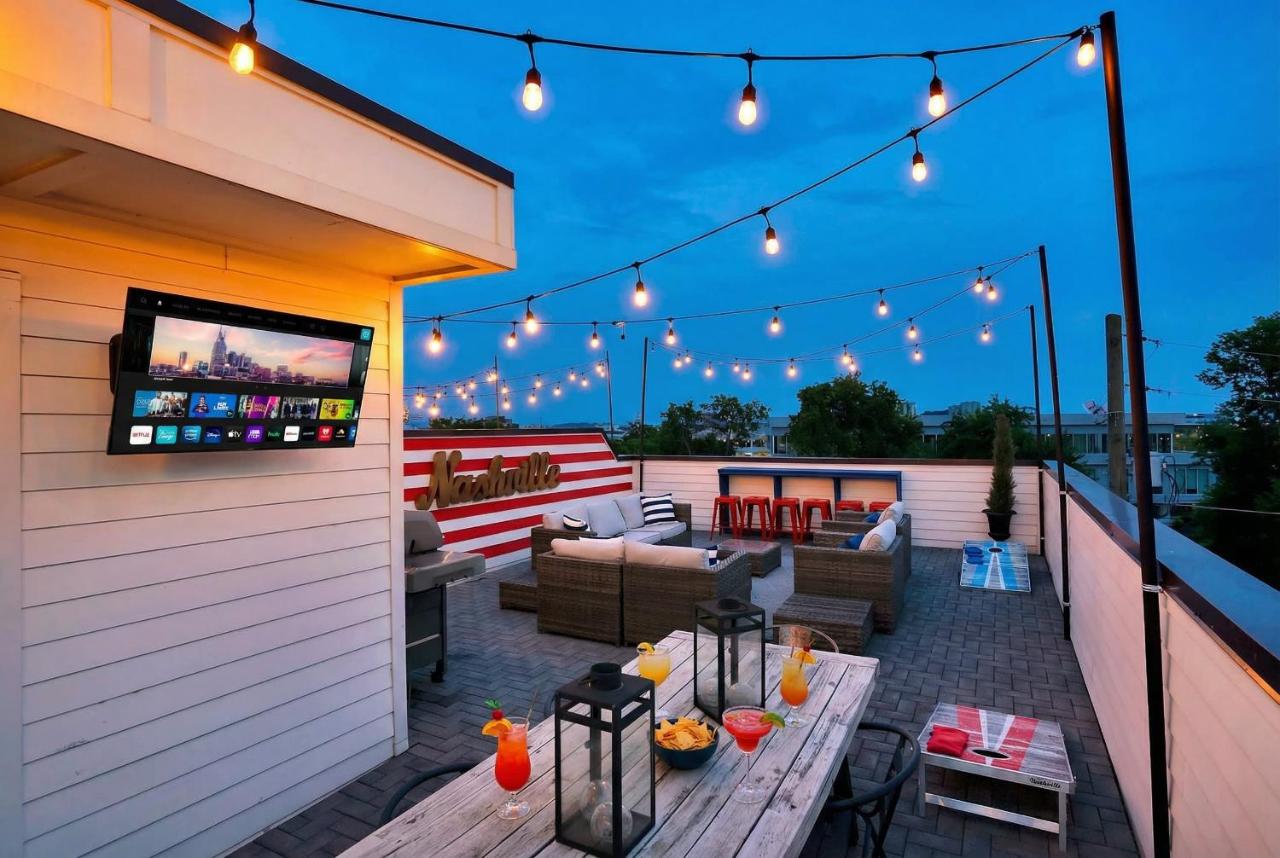 Rooftop Deck & Shuffleboard BBQ Near Downtown - 5
