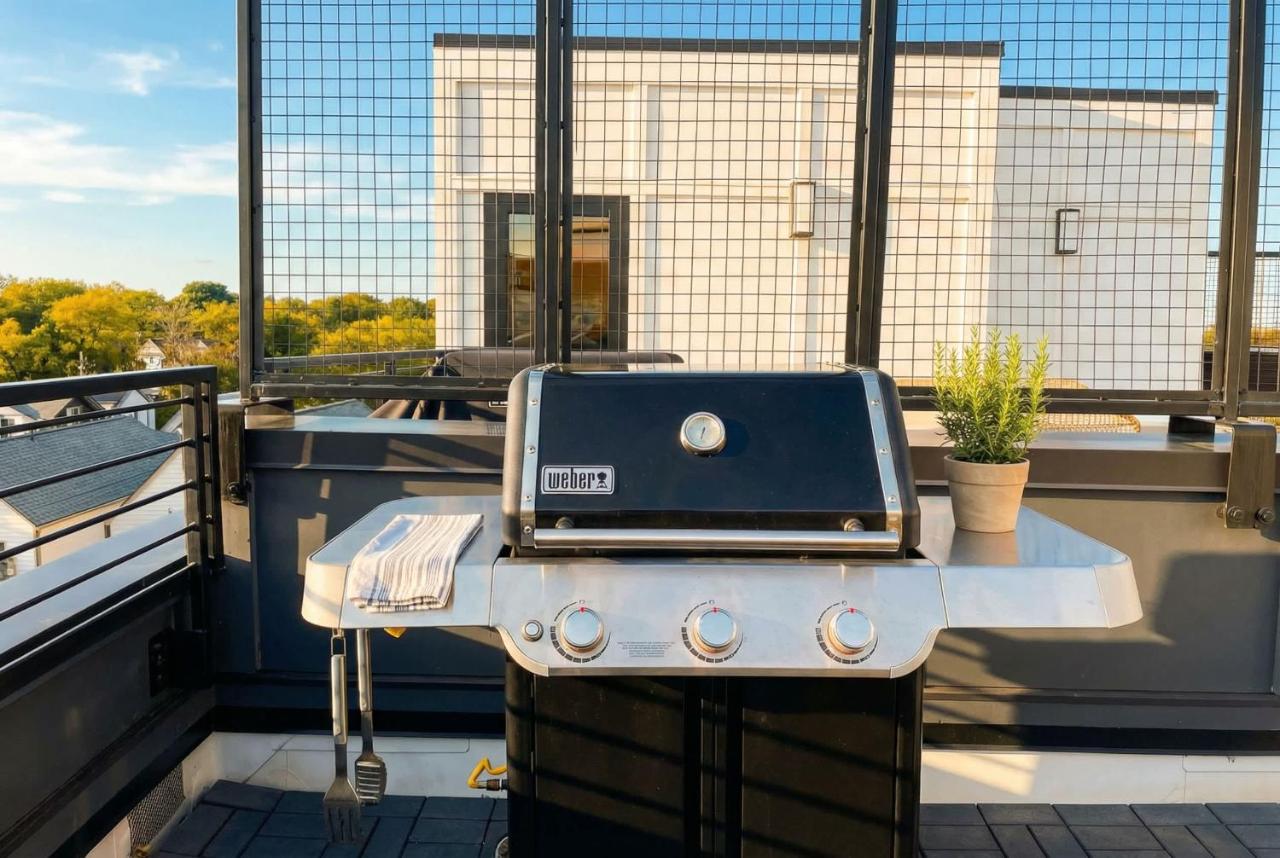 Luxe 4BR with Fire Pit Grill and City Views - 3