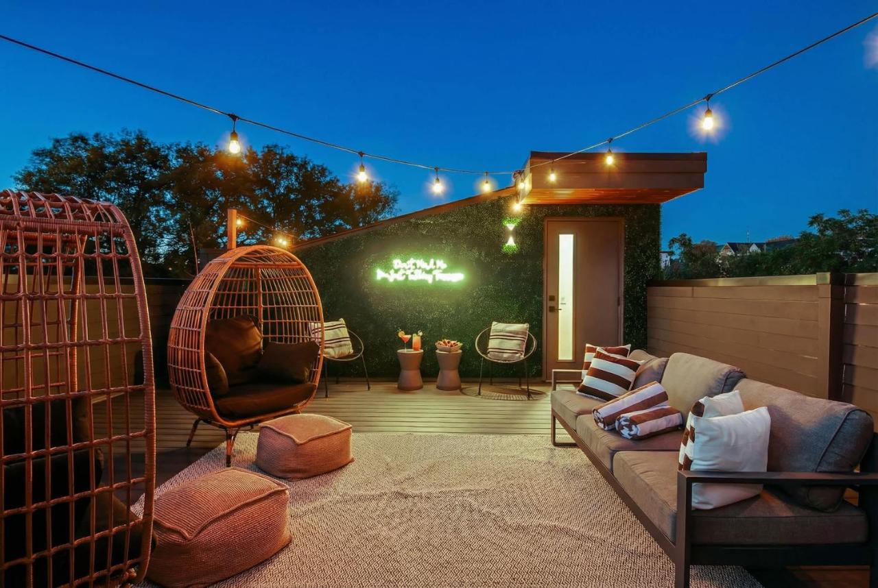 Dual Homes Rooftop Deck in Downtown Nashville - 2