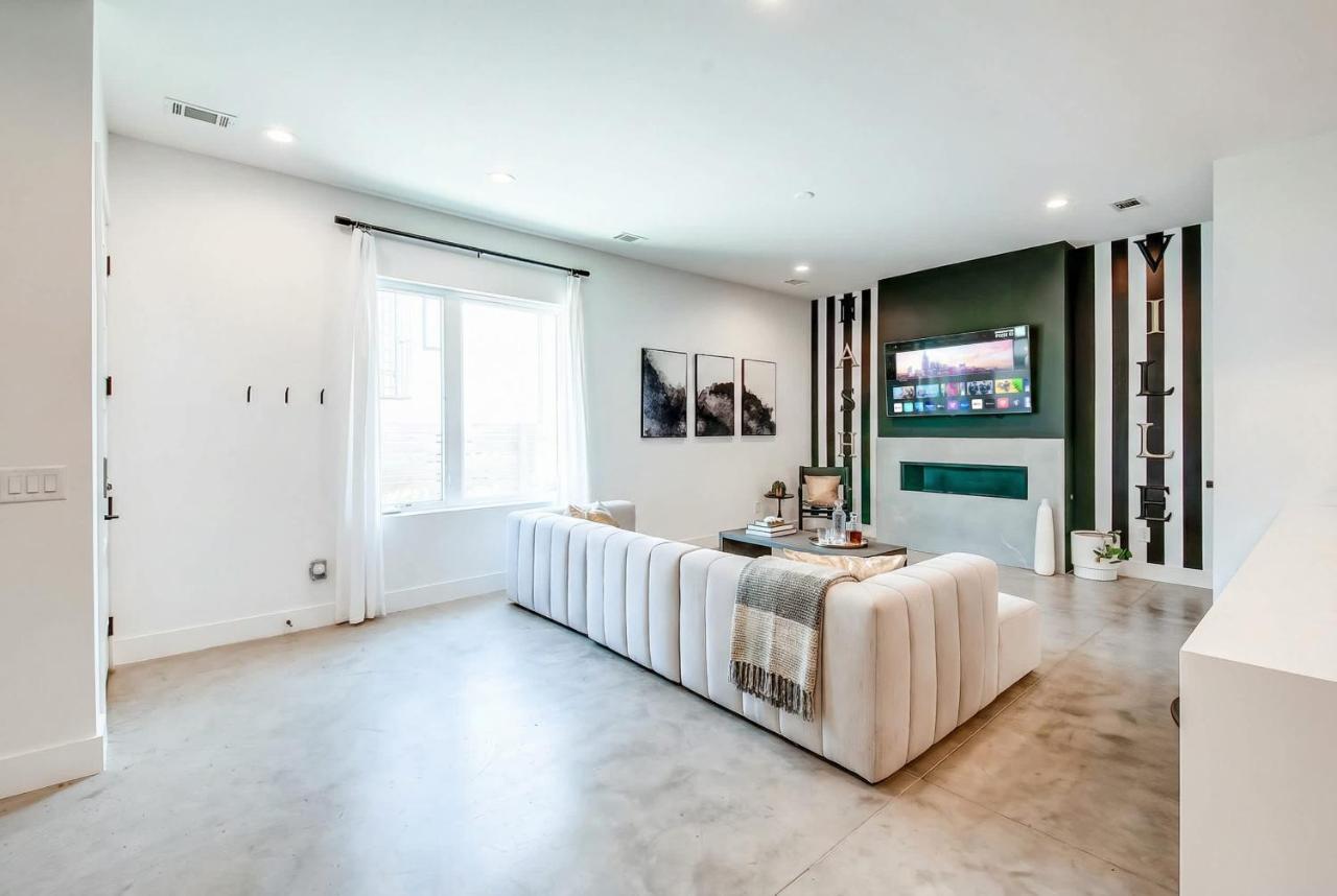 Dual Homes Rooftop Deck in Downtown Nashville - 5