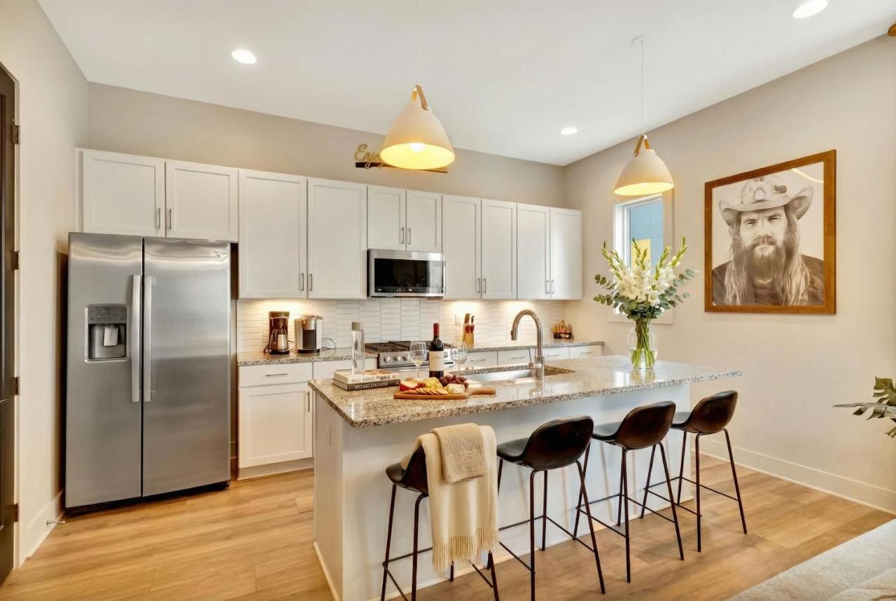 Rooftop Deck 2 Car Garage Near Downtown Nashville - 4