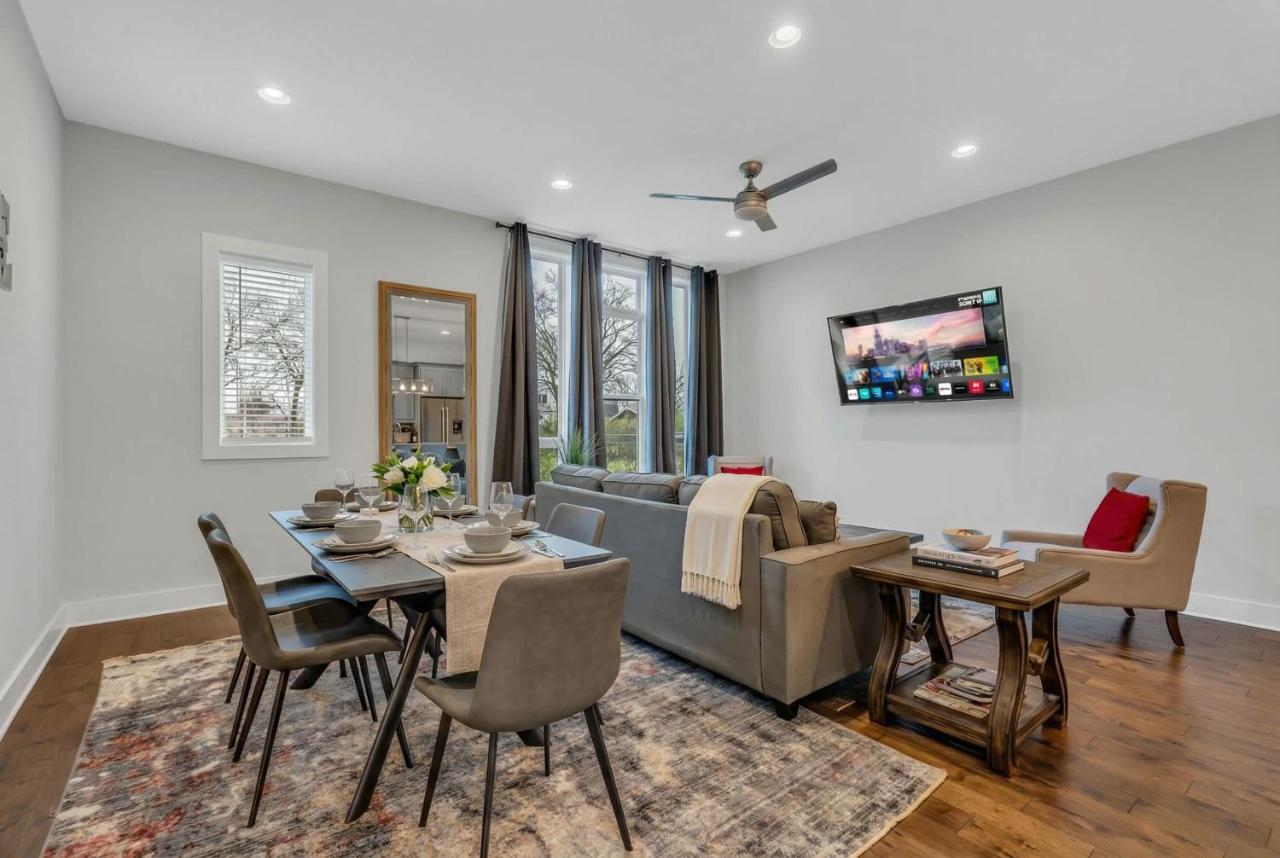 NEW Luxe 4BR 12 Beds - RoofDeck Views - Chefs Kitchen - 4