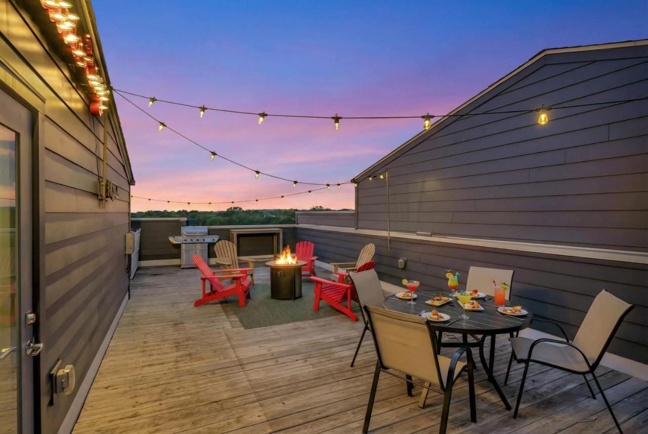 Rooftop Deck Grill Ping Pong Near Downtown Nashville - 5